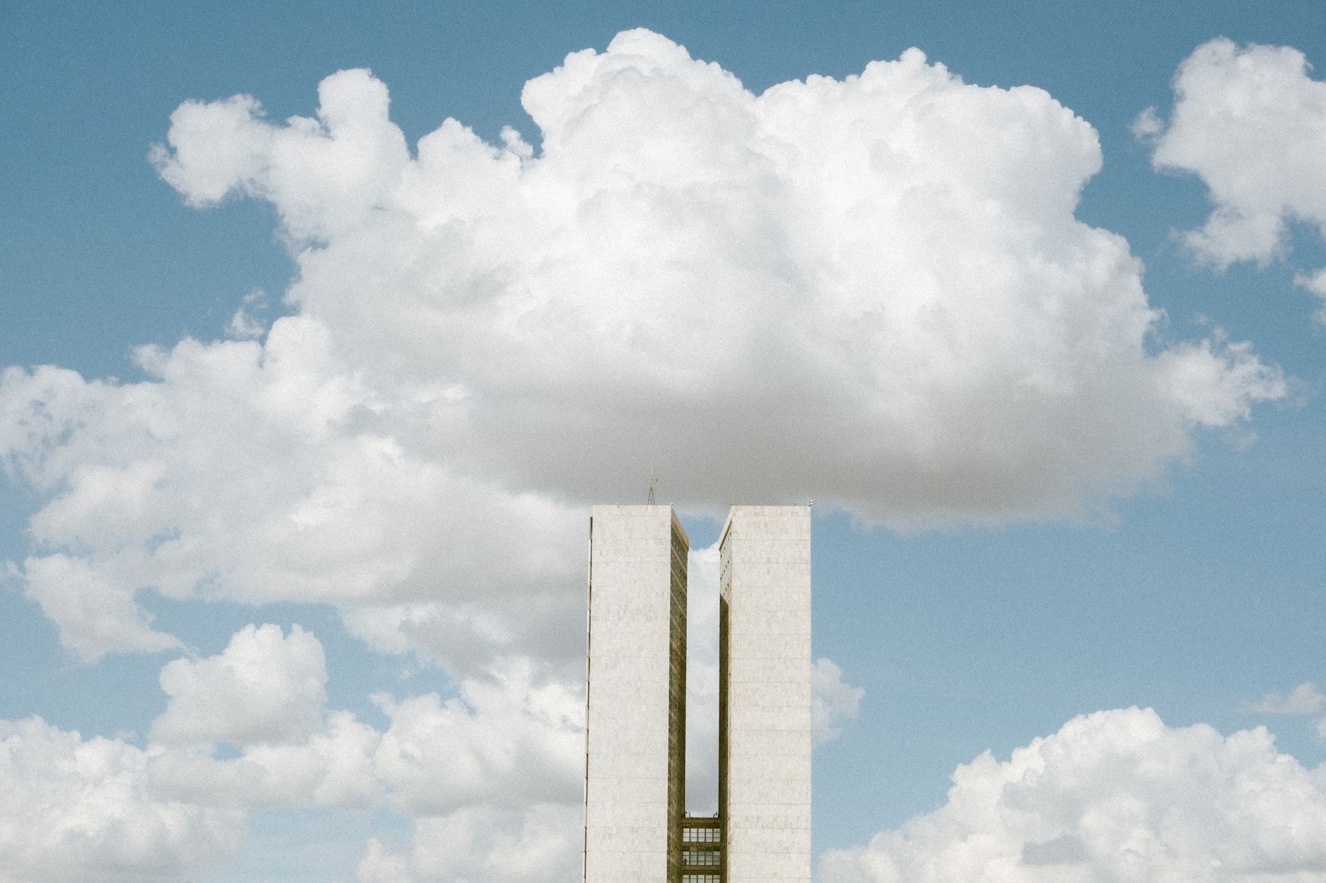 Fachada de prédio público de administração governamental